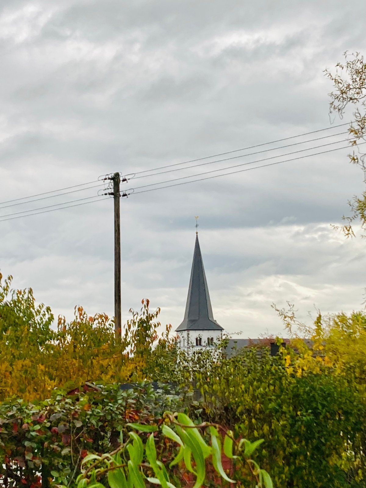 Die katholische Kirche Sankt Margareta ist in Blickweite (c) Sonja Heynen